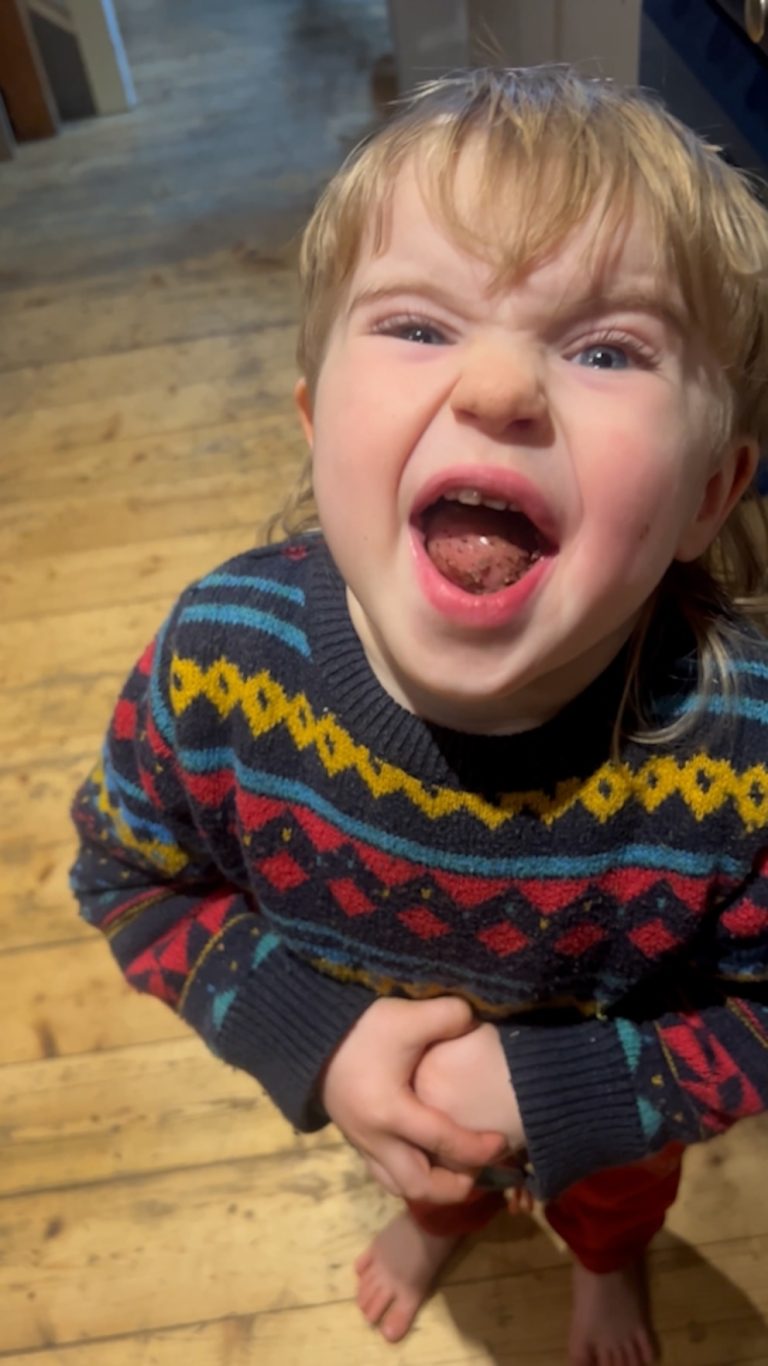 WATCH:  3-year-old tries raw cacao thinking it's chocolate