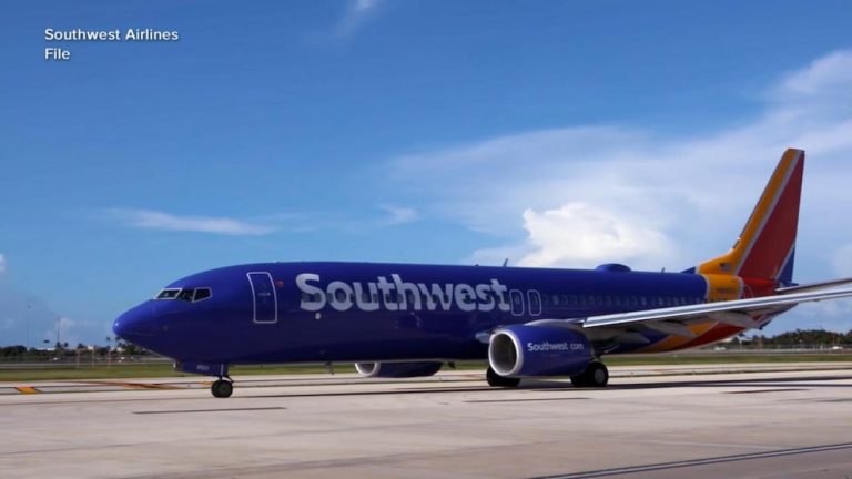 Video Southwest plane aborts takeoff after mistaking taxiway for runway