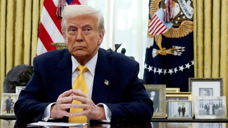 Trump criticizes Federal Reserve, calls for lower interest rates