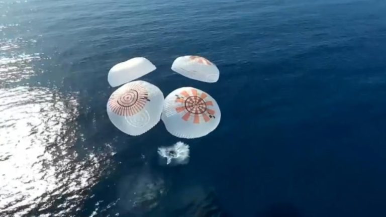 WATCH:  First space crew to explore Earth's polar regions returns with splashdown landing