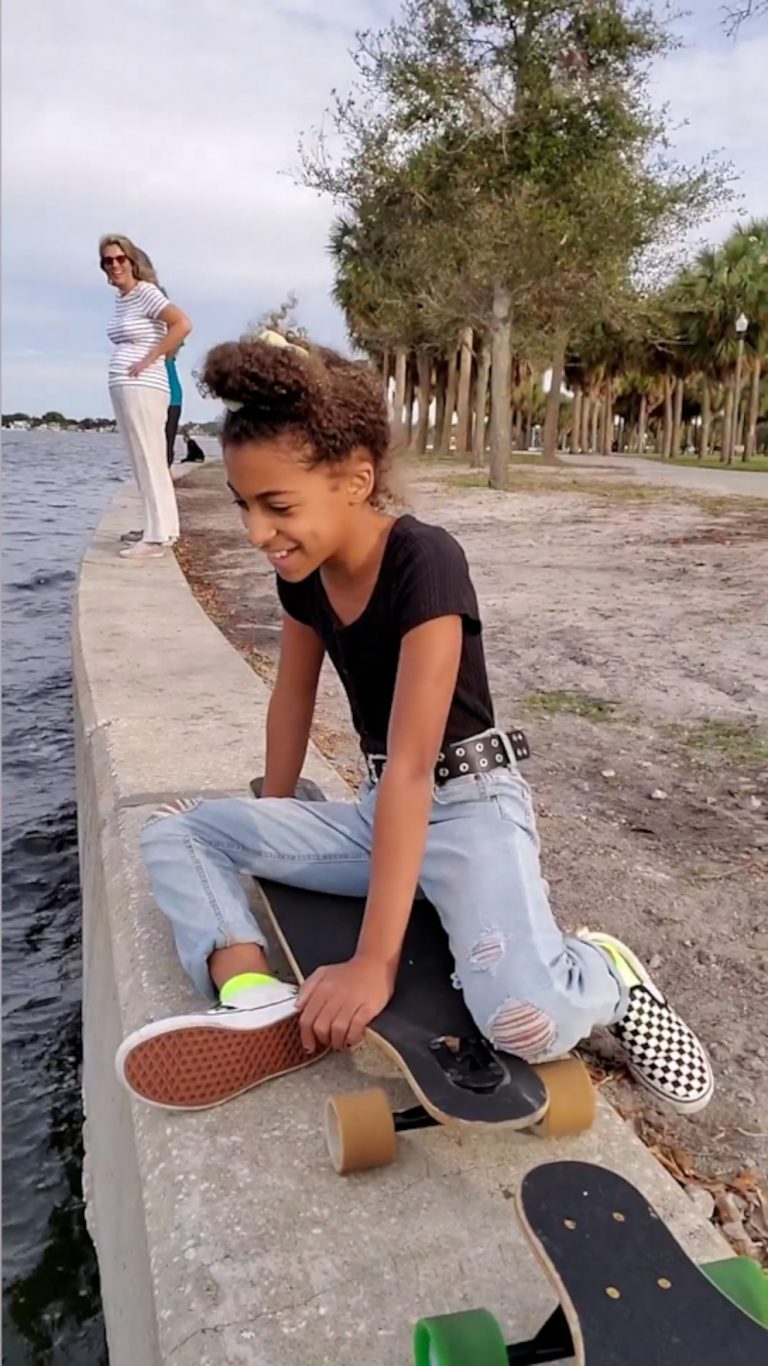 WATCH:  Dad introduces dolphin friend to daughter