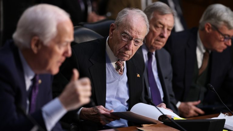 Senate Republican luncheon erupts in cheers after Trump announces pause on some tariffs