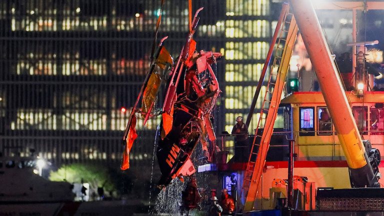 New York City helicopter crash: Authorities search for answers after 6 killed