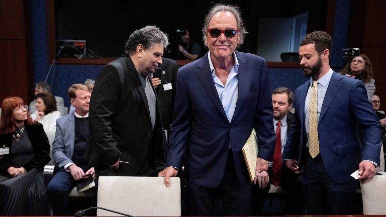 Oliver Stone calls on Congress to reopen JFK assassination investigation