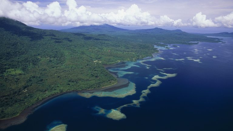 Tsunami threat for Papua New Guinea after 6.9 magnitude earthquake