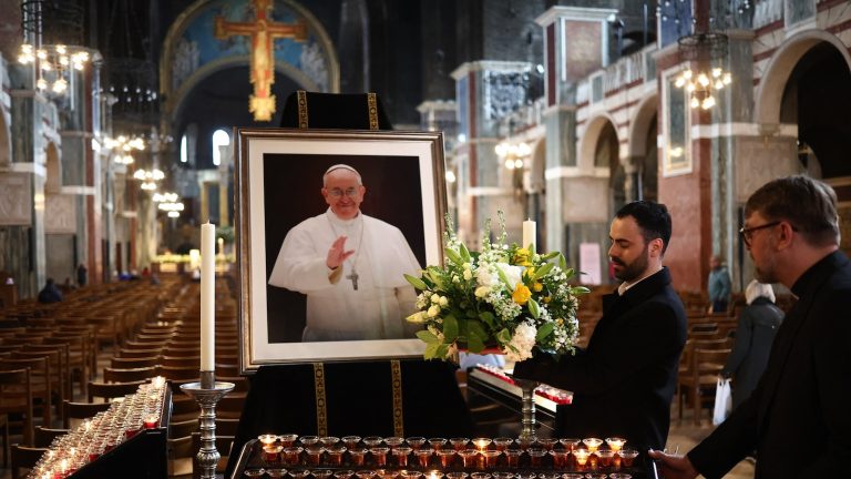 Could an American pope be waiting in the wings? Experts weigh in