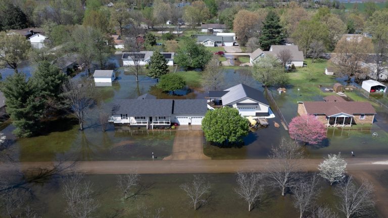 2 dead in Pennsylvania as severe weather events hit Midwest, Heartland and East