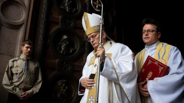 Which cardinals are seen as contenders to be the next pope?