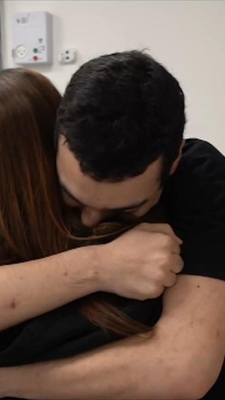 Video Edan Alexander reunites with family after being freed from Hamas captivity