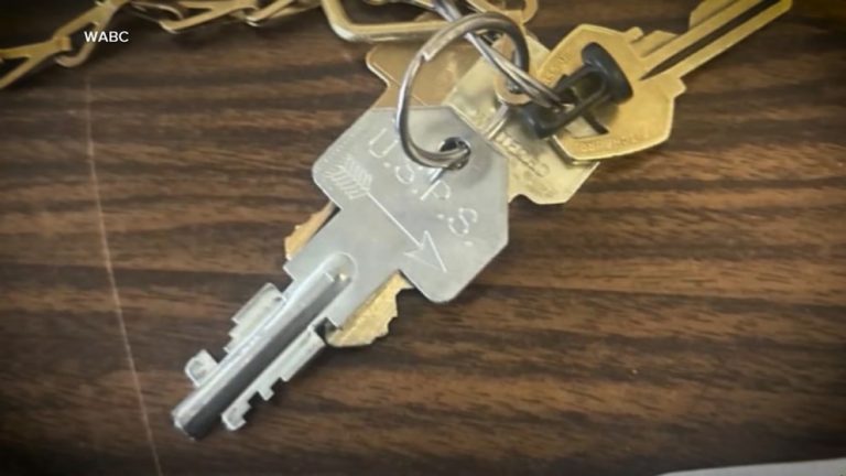 WATCH:  Mail carriers attacked to get key to open mailboxes