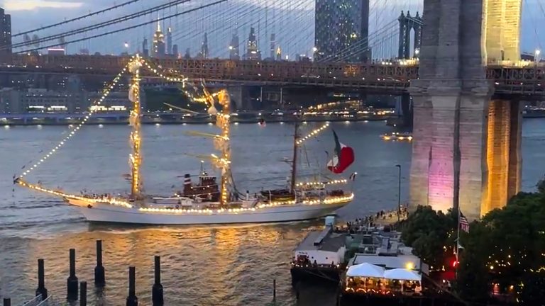 Mexican Navy sailboat crashes into Brooklyn Bridge, at least 4 injured: Officials