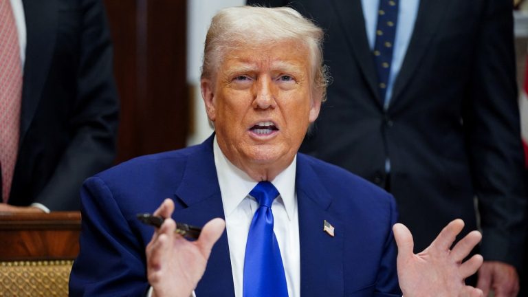Trump defends Qatar jumbo jet offer, says it would be ‘stupid’ to turn away free plane