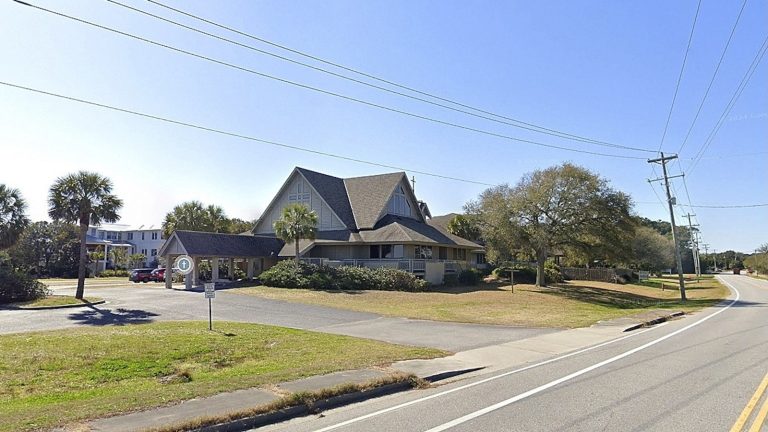 2 kids, 1 adult struck by car outside church preschool in Sullivan’s Island, South Carolina