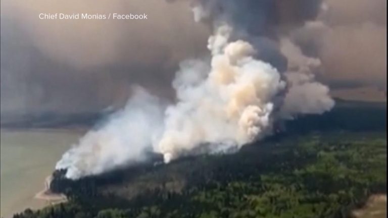 WATCH:  Wildfires in Canada trigger air quality alerts across the Midwest 