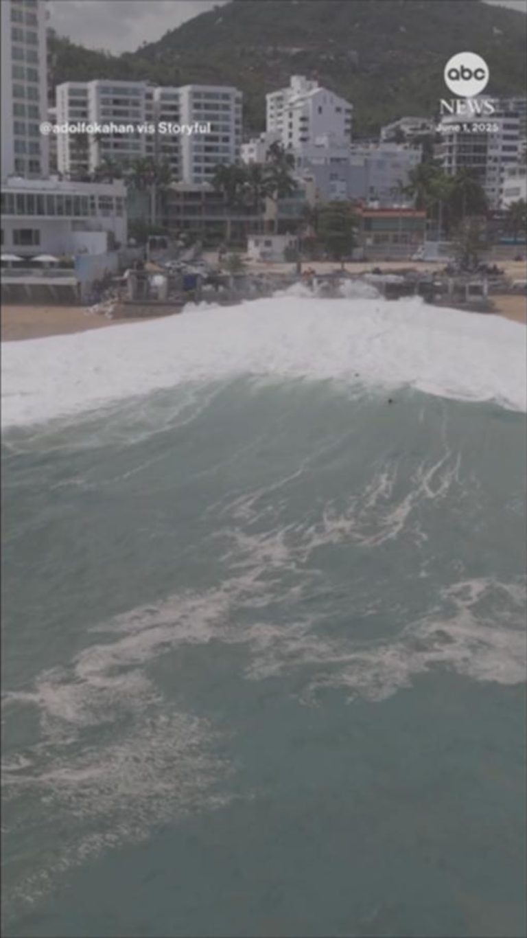 WATCH:  Rough waves slam Mexico beach as hurricane season kicks off