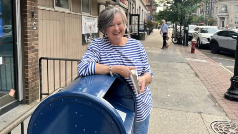 WATCH:  Gratitude hits new altitude as woman writes 10,000 thank you notes