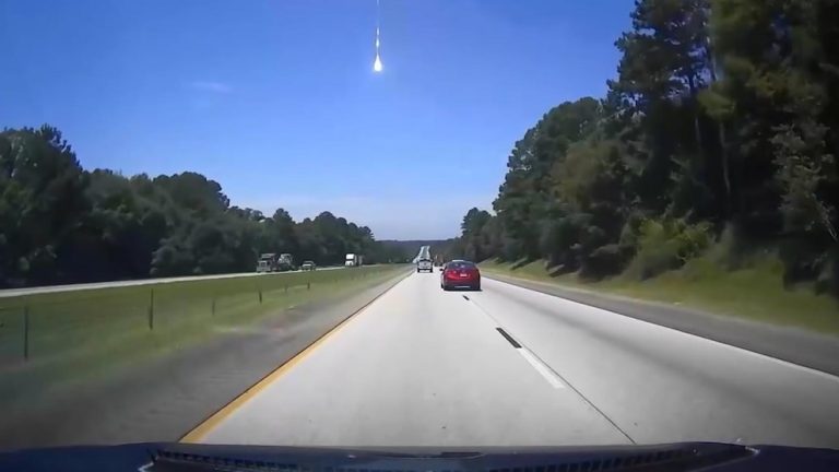 Video Possible meteor shoots through sky over Southeast