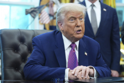 Trump Takes Advantage of Dem Disillusion