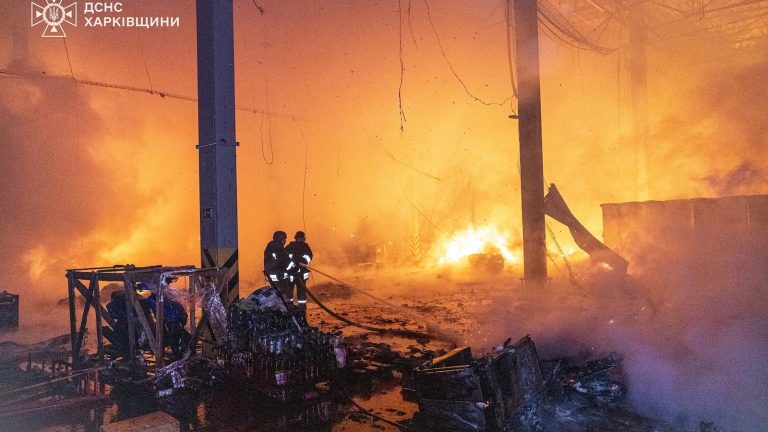 Russian strikes kill 7 across Ukraine hours after latest peace talks