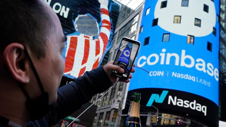 Democrats are drawing closer to the crypto industry despite Trump divisions