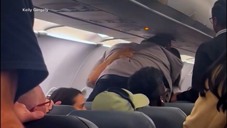 WATCH:  Fight on Frontier Airlines plane caught on camera