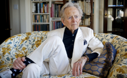 Tom Wolfe's Sociology of the Weird